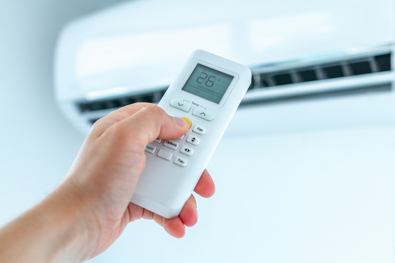 20230719122021 fpdl.in air conditioner temperature adjustment with remote controller room home 122732 931 medium